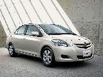 īpašības Auto Toyota Belta foto