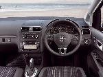 foto 7 Auto Volkswagen Touran Minivens 5-durvis (2 generation 2006 2010)