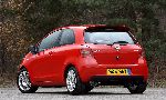 світлина 24 Авто Toyota Yaris Хетчбэк 3-дв. (U 2011 2014)